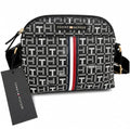 Bolso Original Tommy Hilfiger TH Monogram Crossbody Camera Bag Negro/Blanco