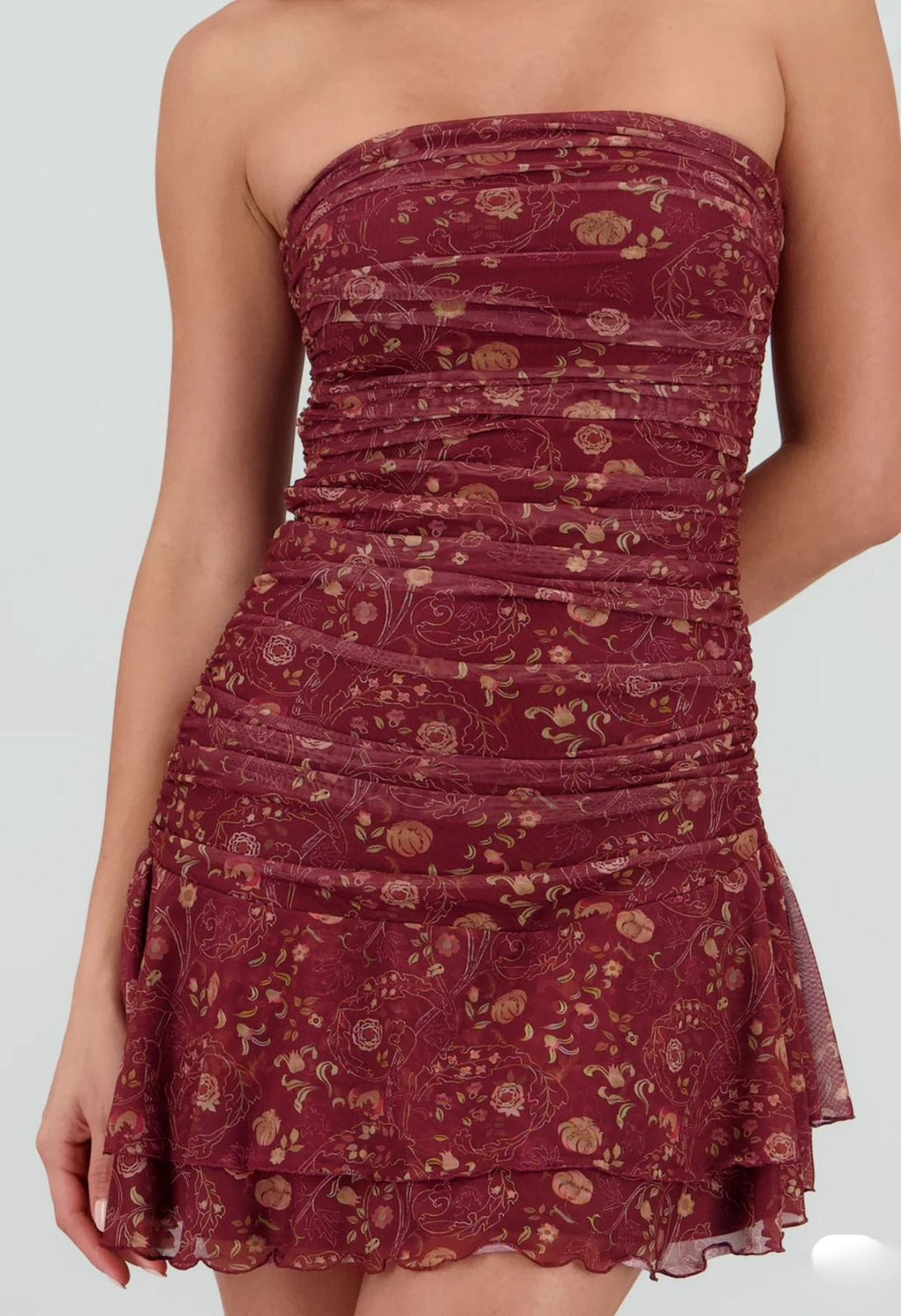 Vestido Corto Strapless Fruncido con Estampado Floral